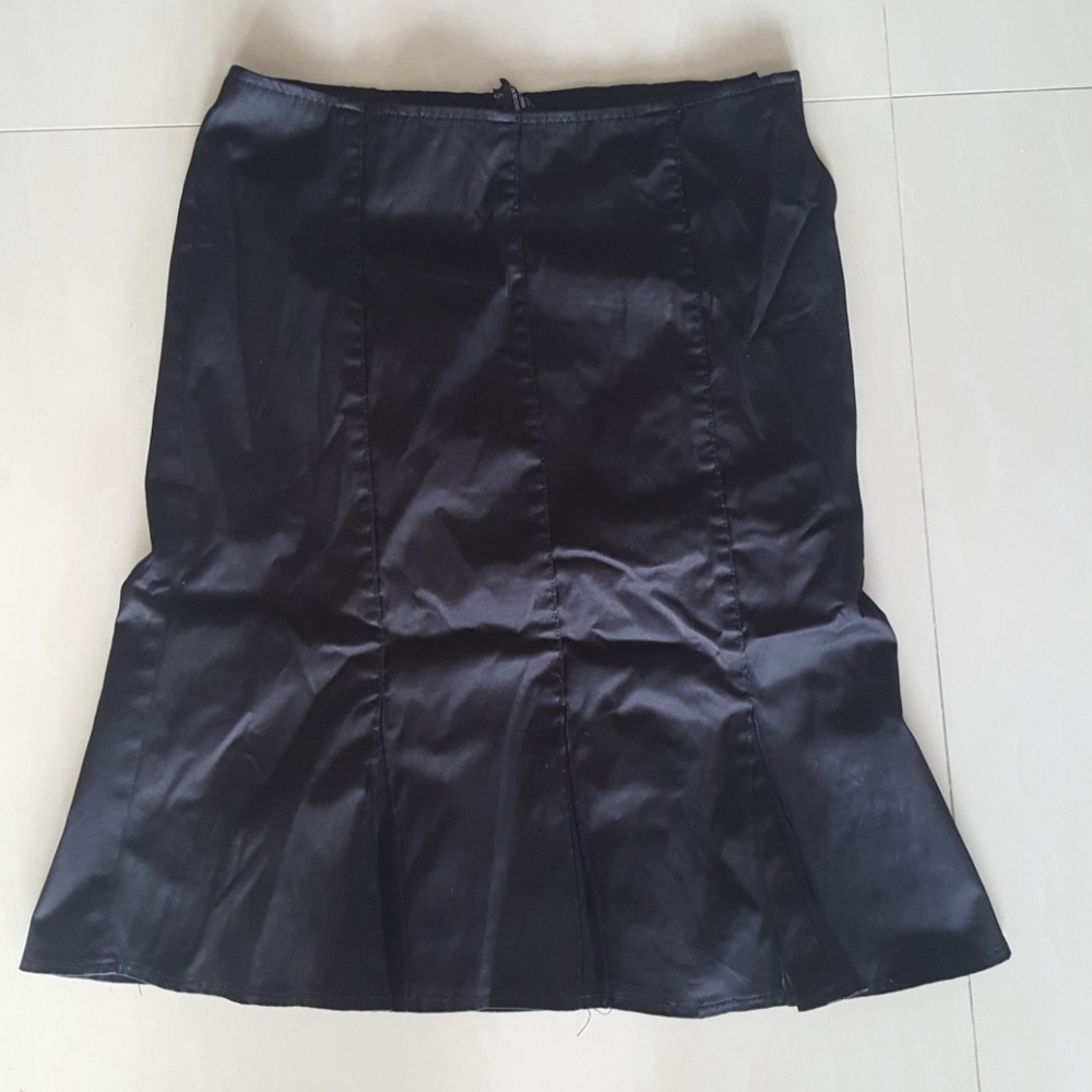 Black pencil skirt